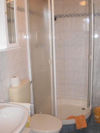Doppelzimmer Dusche - Toilette - Fernseher 